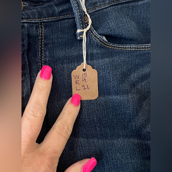 Levi’s Signature medium Wash distressed cropped & cuffed jeans Women’s size 8 - Picture 6 of 15